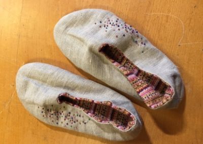 Genähte Stoffhausschuhe